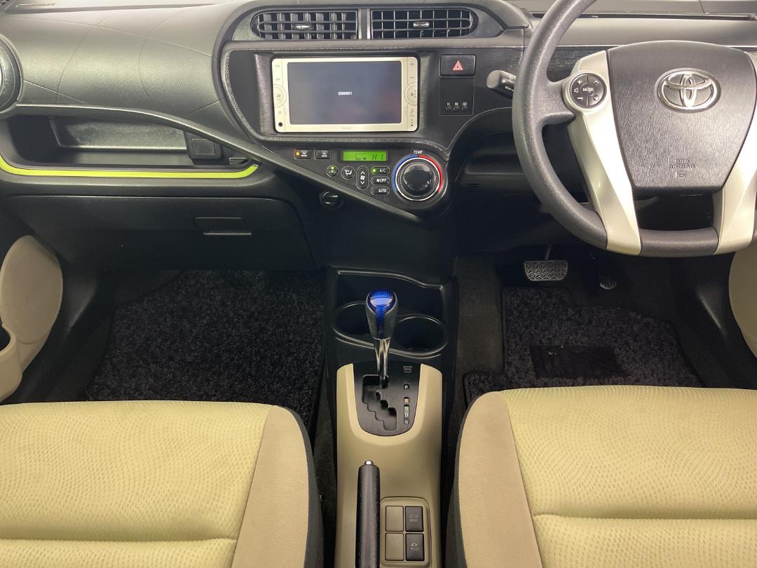 Photo '18' of Toyota Aqua Photo '18' of Toyota Aqua