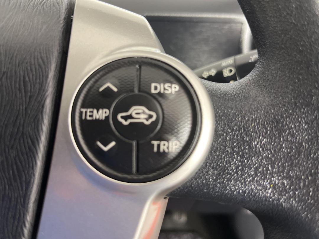 Photo '25' of Toyota Aqua Photo '25' of Toyota Aqua