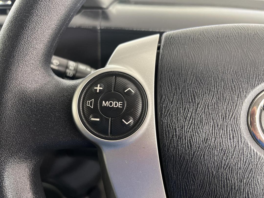 Photo '24' of Toyota Aqua Photo '24' of Toyota Aqua