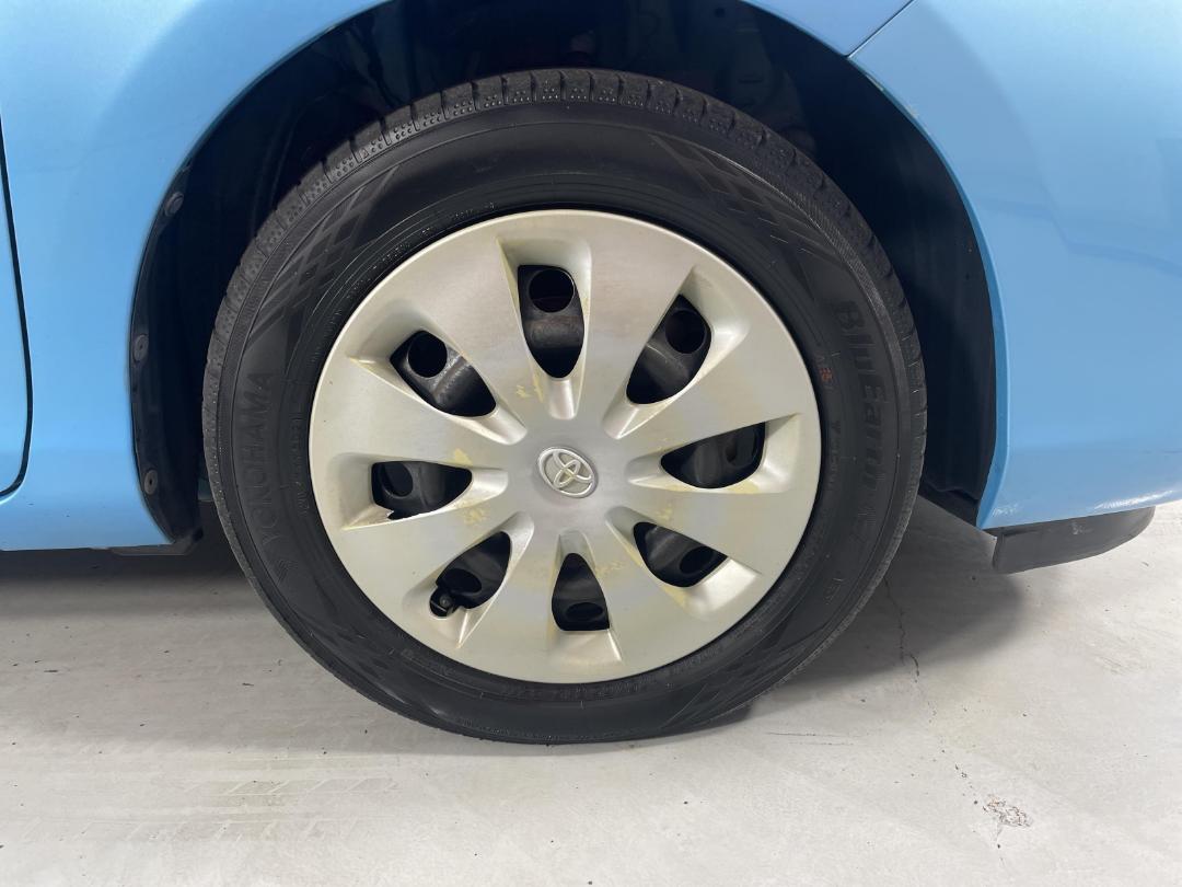 Photo '9' of Toyota Aqua Photo '9' of Toyota Aqua