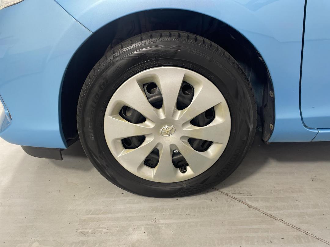 Photo '10' of Toyota Aqua Photo '10' of Toyota Aqua