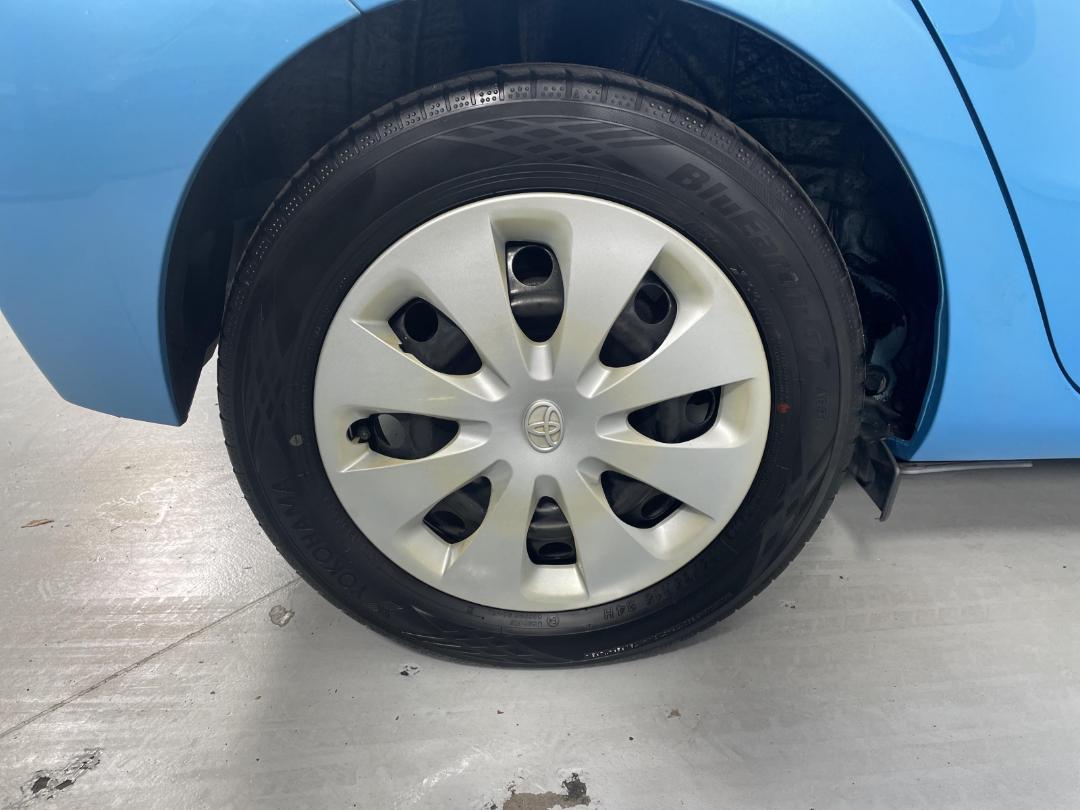 Photo '12' of Toyota Aqua Photo '12' of Toyota Aqua