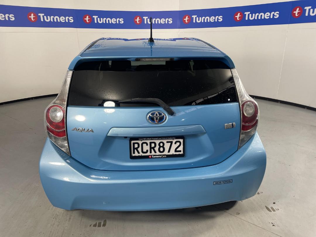 Photo '6' of Toyota Aqua Photo '6' of Toyota Aqua