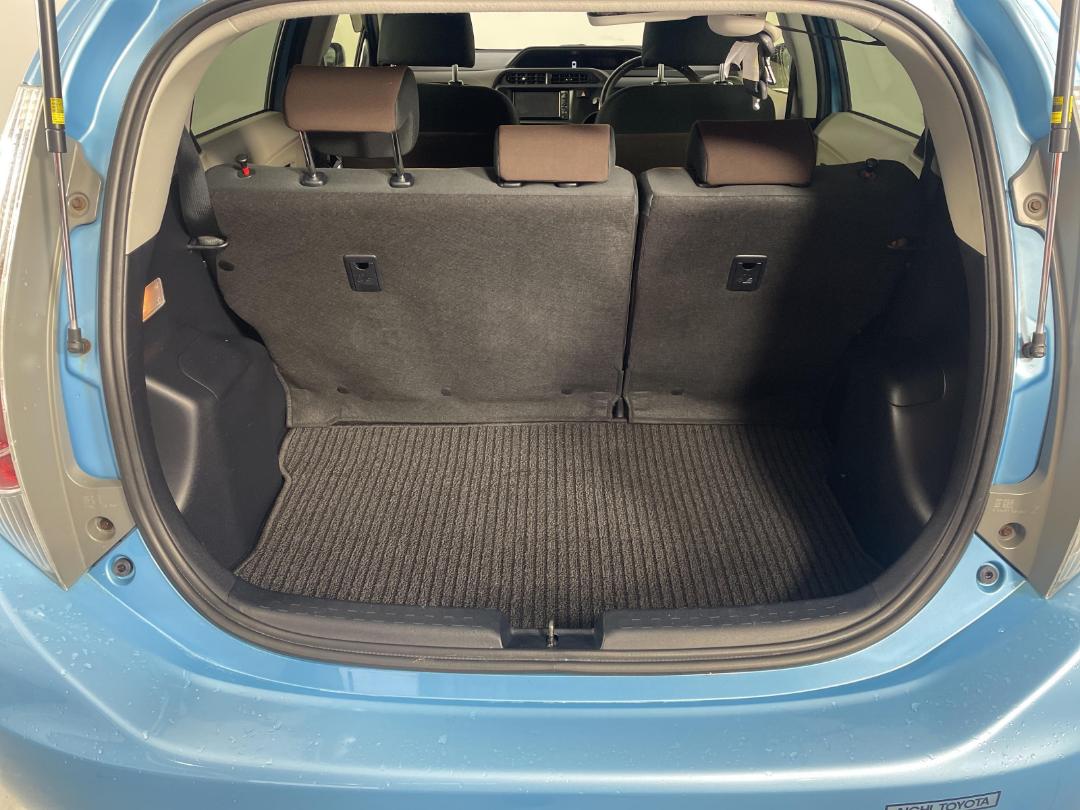 Photo '14' of Toyota Aqua Photo '14' of Toyota Aqua