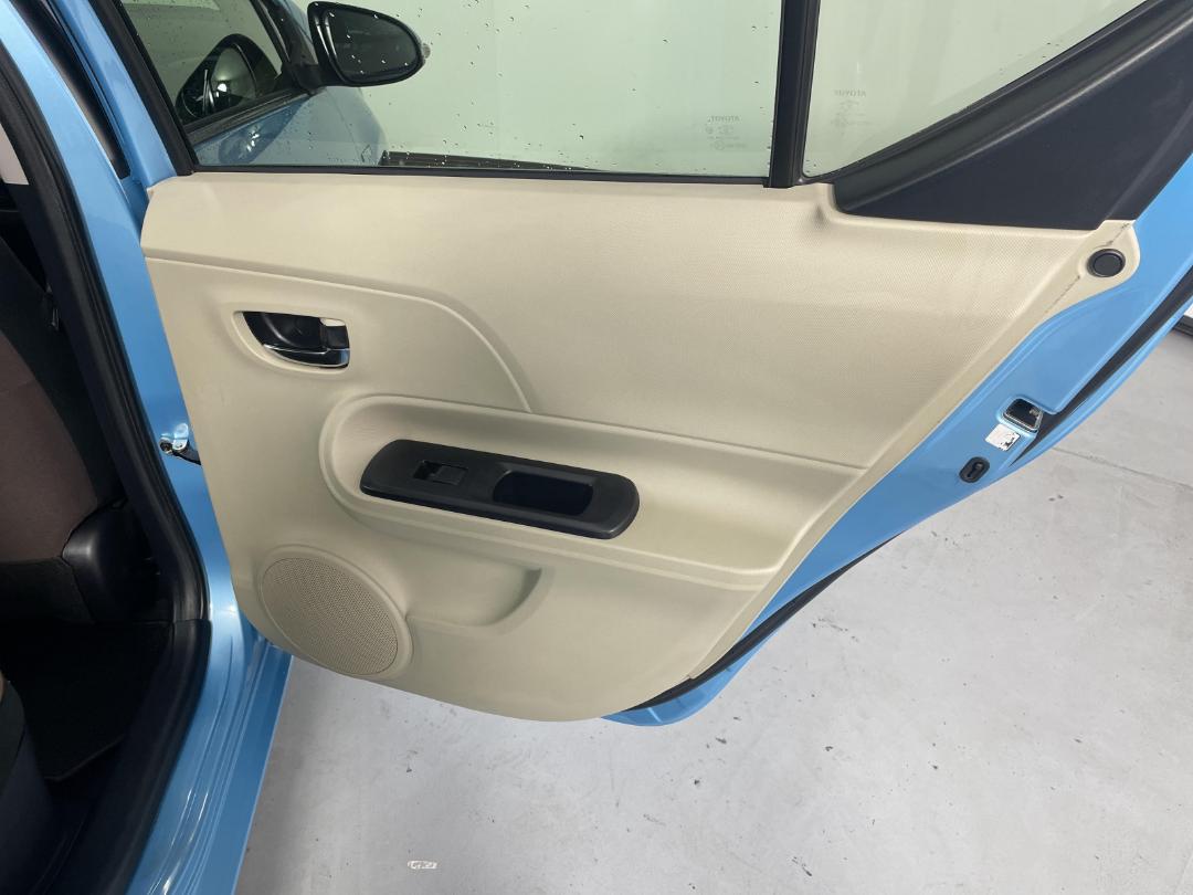 Photo '19' of Toyota Aqua Photo '19' of Toyota Aqua