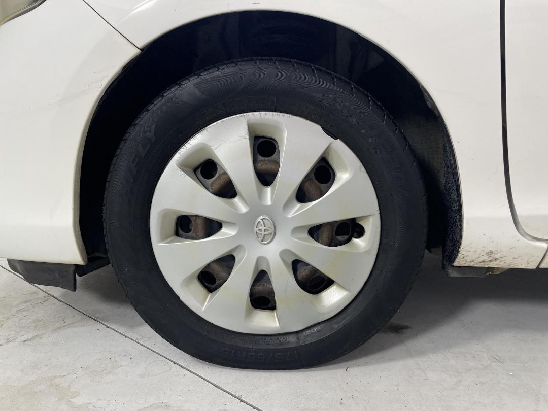 Photo '10' of Toyota Aqua