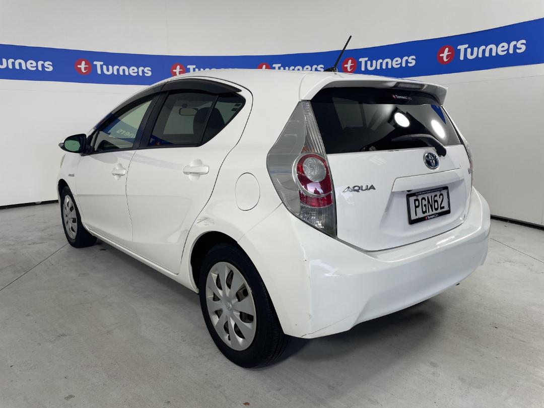 Photo '5' of Toyota Aqua