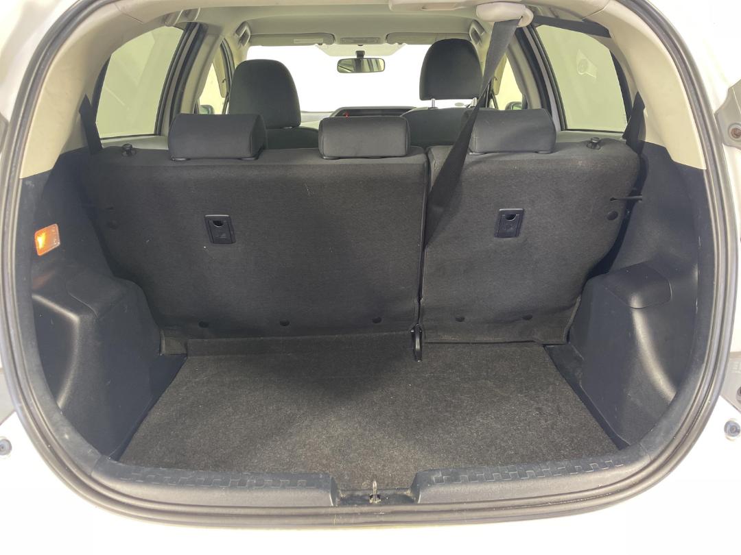 Photo '14' of Toyota Aqua