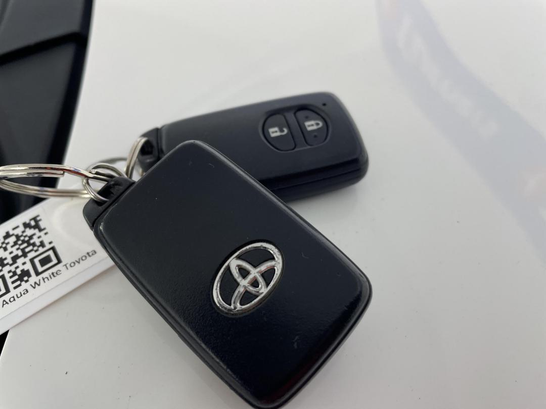 Photo '22' of Toyota Aqua