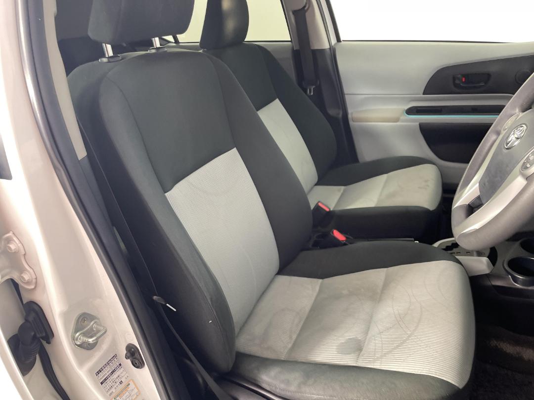 Photo '16' of Toyota Aqua