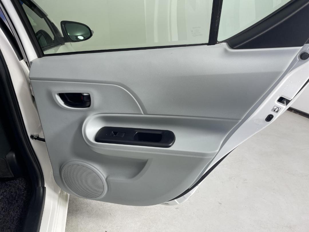 Photo '19' of Toyota Aqua