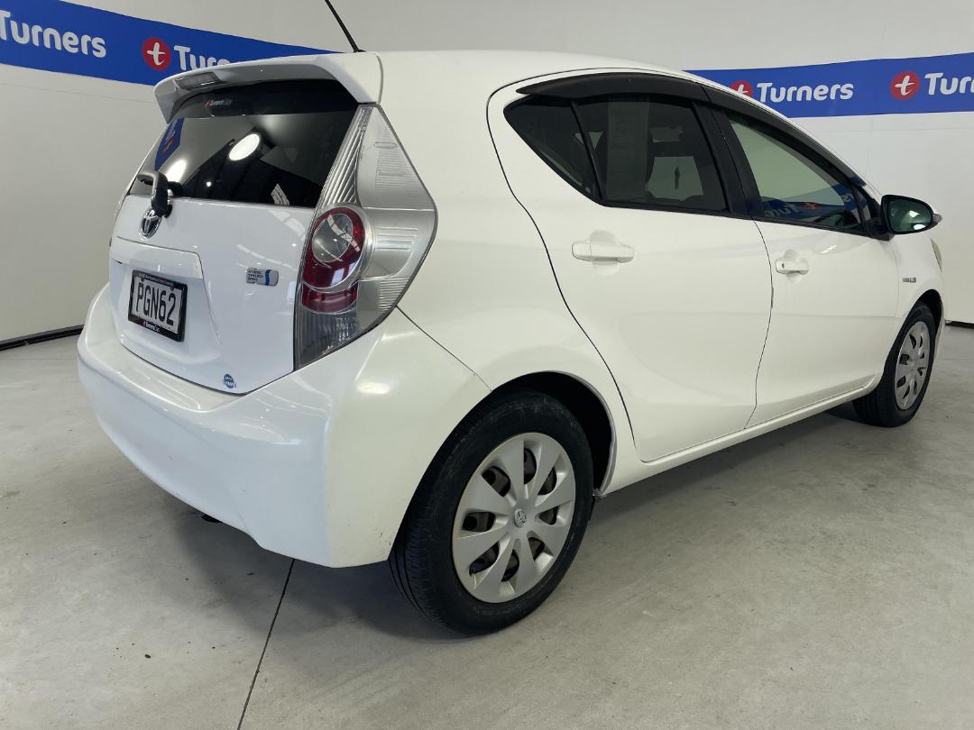 Photo '7' of Toyota Aqua