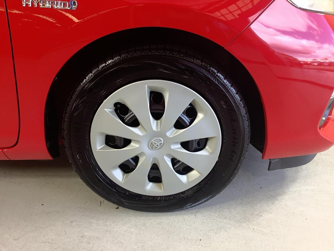 Photo '9' of Toyota Aqua Photo '9' of Toyota Aqua