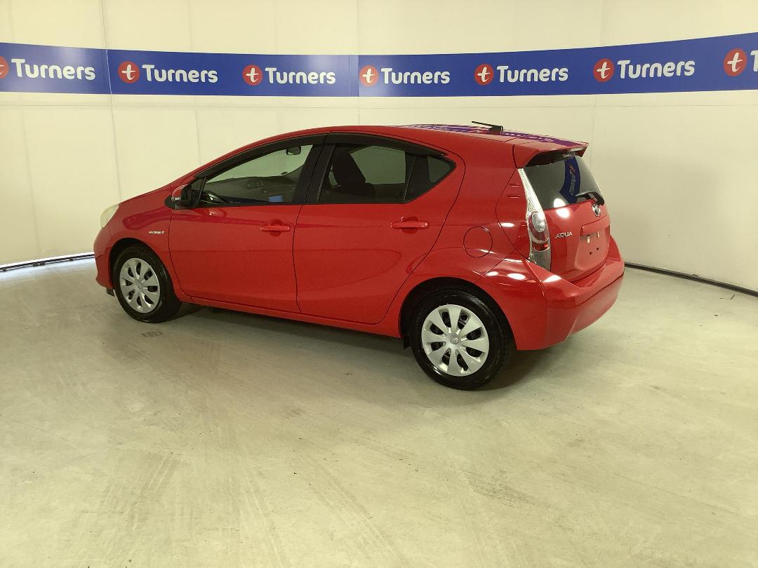 Photo '5' of Toyota Aqua Photo '5' of Toyota Aqua