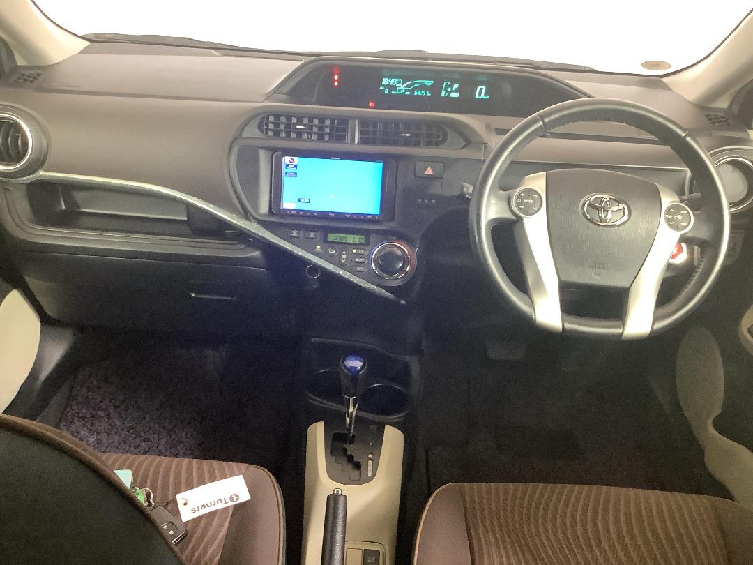 Photo '17' of Toyota Aqua Photo '17' of Toyota Aqua