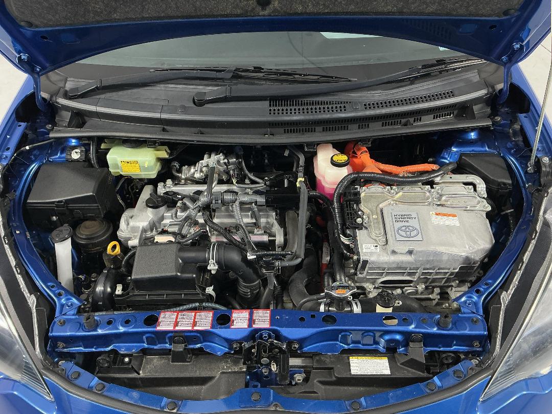 Photo '13' of Toyota Aqua Photo '13' of Toyota Aqua