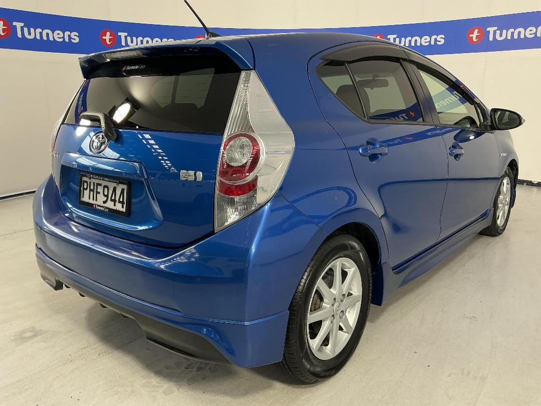 Photo '7' of Toyota Aqua Photo '7' of Toyota Aqua