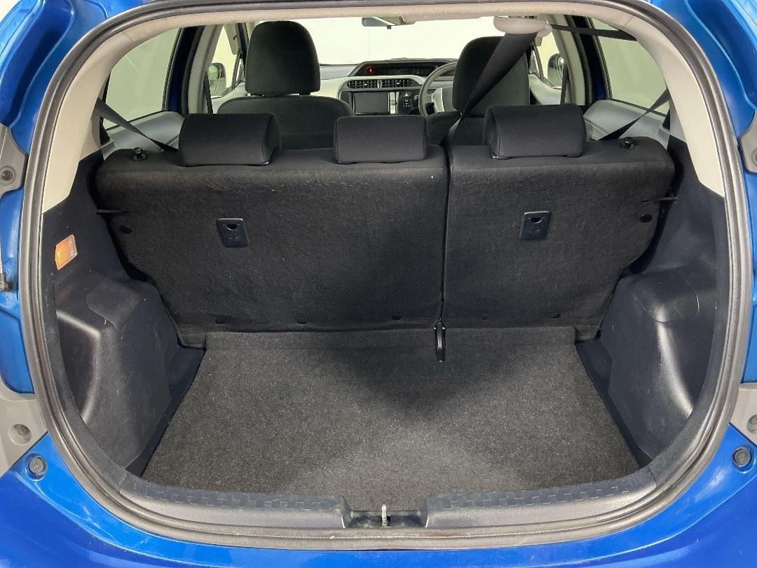 Photo '14' of Toyota Aqua Photo '14' of Toyota Aqua