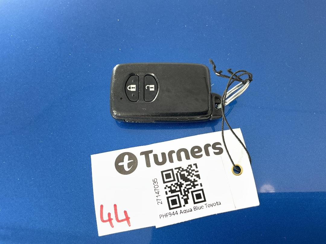 Photo '22' of Toyota Aqua Photo '22' of Toyota Aqua