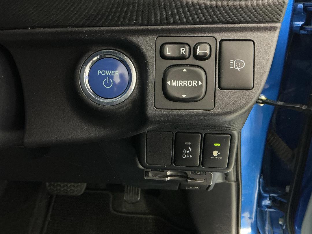 Photo '24' of Toyota Aqua Photo '24' of Toyota Aqua