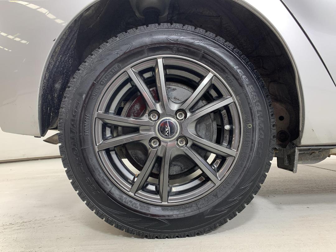 Photo '12' of Toyota Aqua