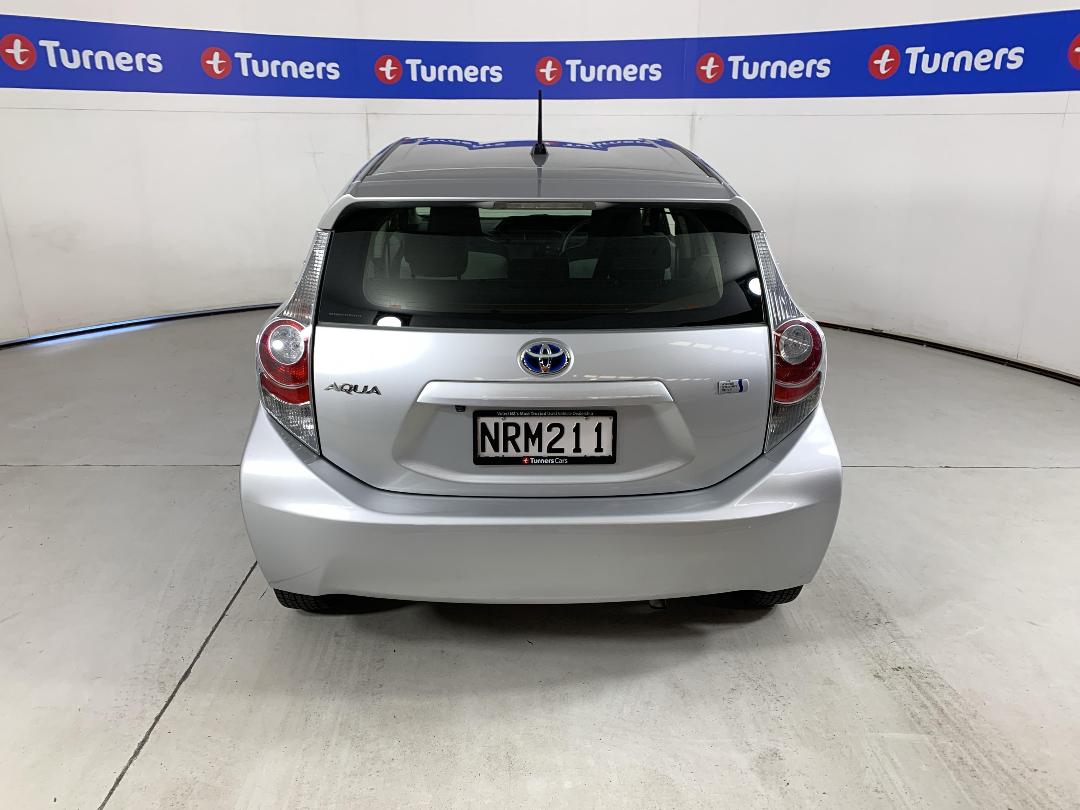 Photo '6' of Toyota Aqua