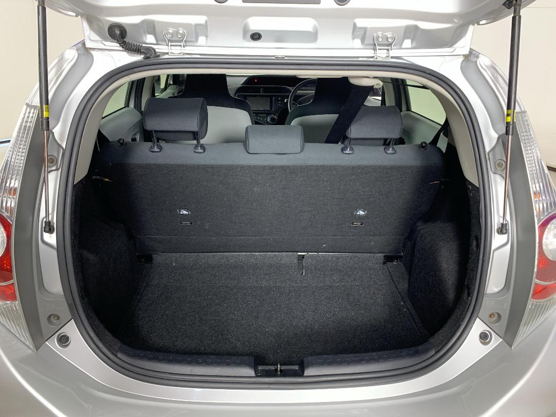 Photo '14' of Toyota Aqua