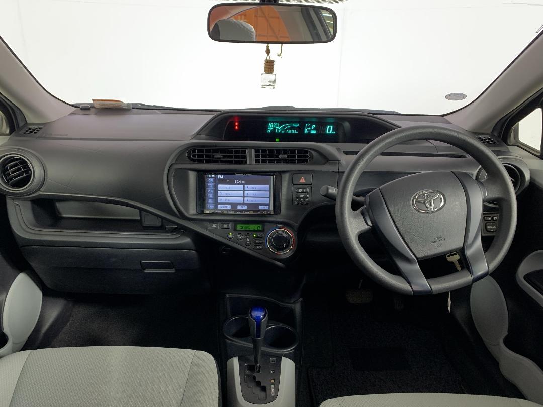 Photo '17' of Toyota Aqua