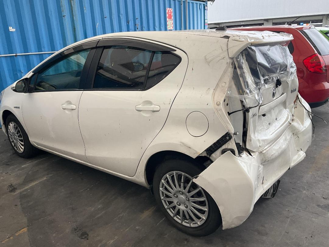 Photo '4' of Toyota Aqua Hybrid Photo '4' of Toyota Aqua Hybrid