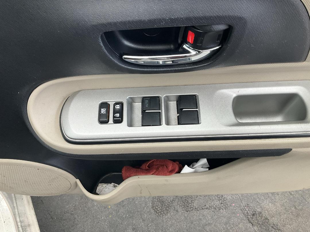 Photo '9' of Toyota Aqua Hybrid Photo '9' of Toyota Aqua Hybrid