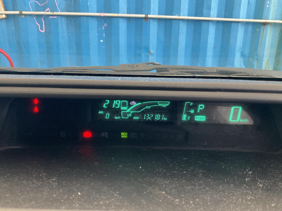 Photo '10' of Toyota Aqua Hybrid Photo '10' of Toyota Aqua Hybrid