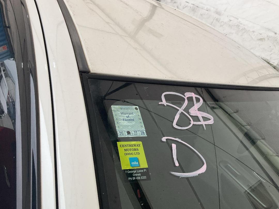 Photo '12' of Toyota Aqua Hybrid Photo '12' of Toyota Aqua Hybrid