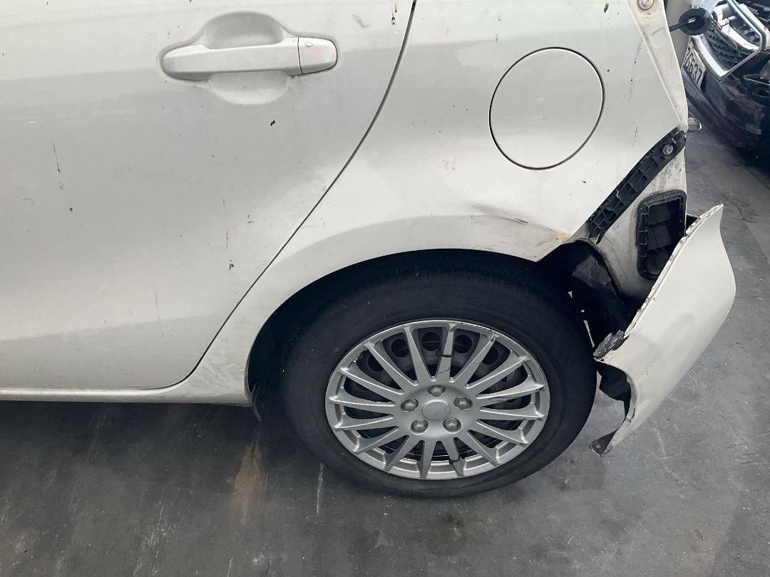 Photo '18' of Toyota Aqua Hybrid Photo '18' of Toyota Aqua Hybrid