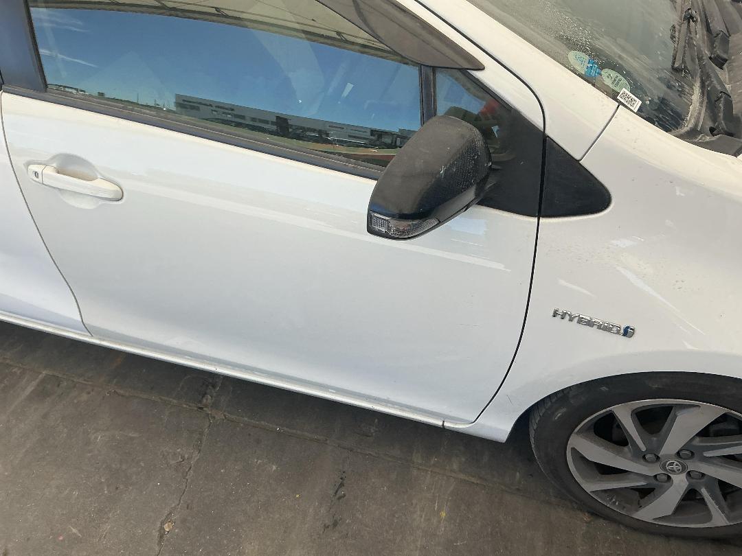 Photo '3' of Toyota Aqua Hybrid Photo '3' of Toyota Aqua Hybrid