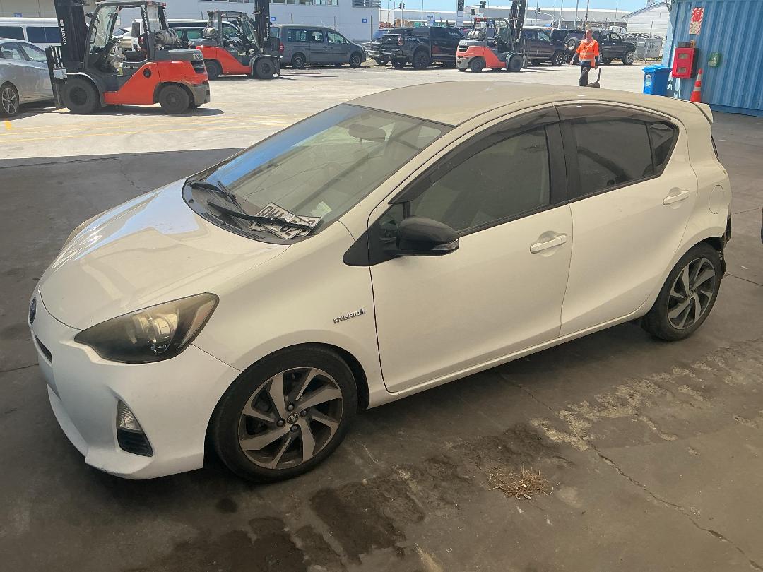 Photo '5' of Toyota Aqua Hybrid Photo '5' of Toyota Aqua Hybrid