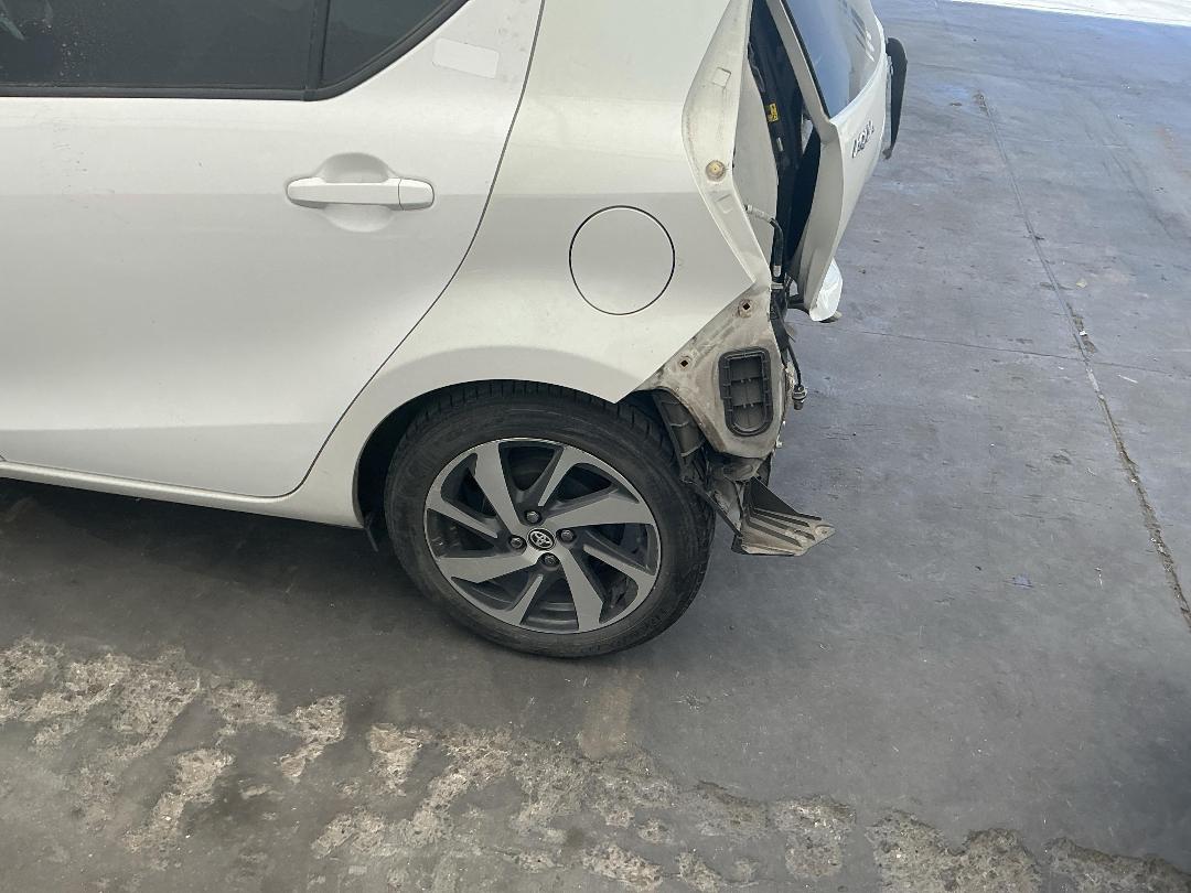 Photo '8' of Toyota Aqua Hybrid Photo '8' of Toyota Aqua Hybrid