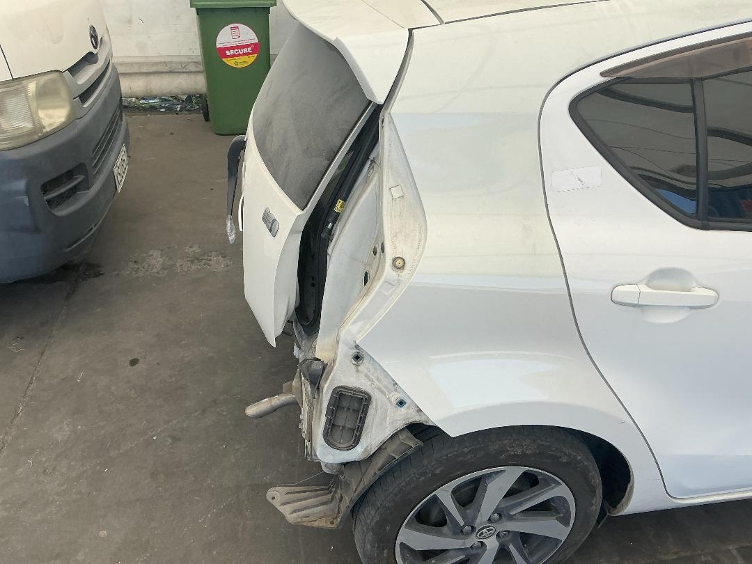 Photo '12' of Toyota Aqua Hybrid Photo '12' of Toyota Aqua Hybrid