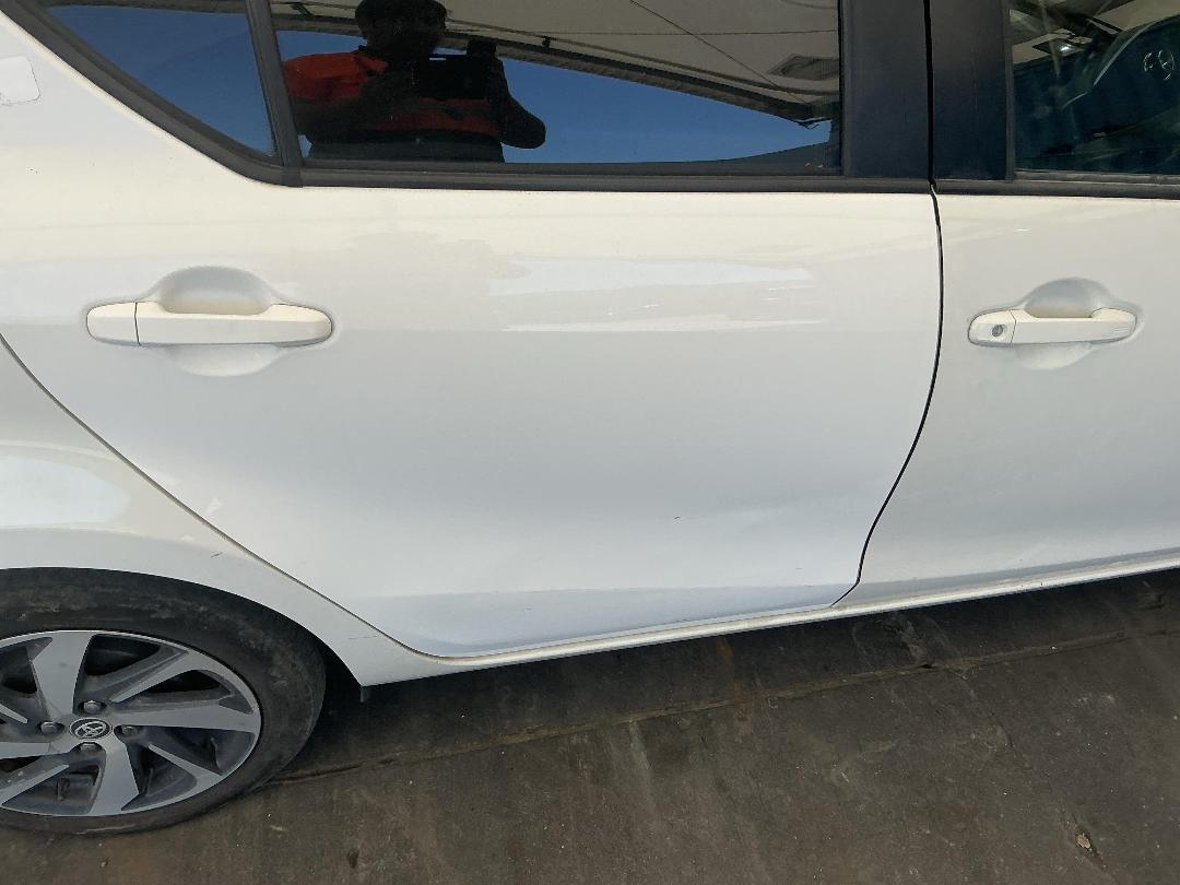 Photo '13' of Toyota Aqua Hybrid Photo '13' of Toyota Aqua Hybrid