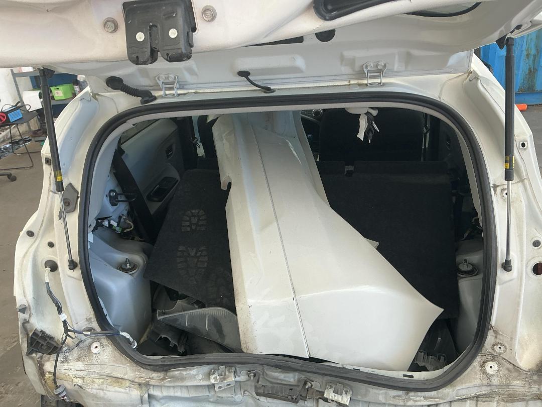 Photo '21' of Toyota Aqua Hybrid Photo '21' of Toyota Aqua Hybrid