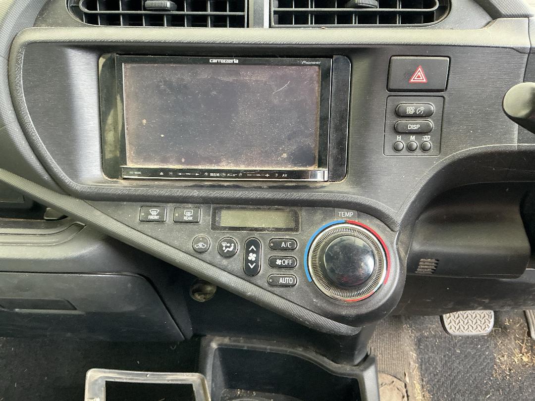 Photo '10' of Toyota Aqua Photo '10' of Toyota Aqua