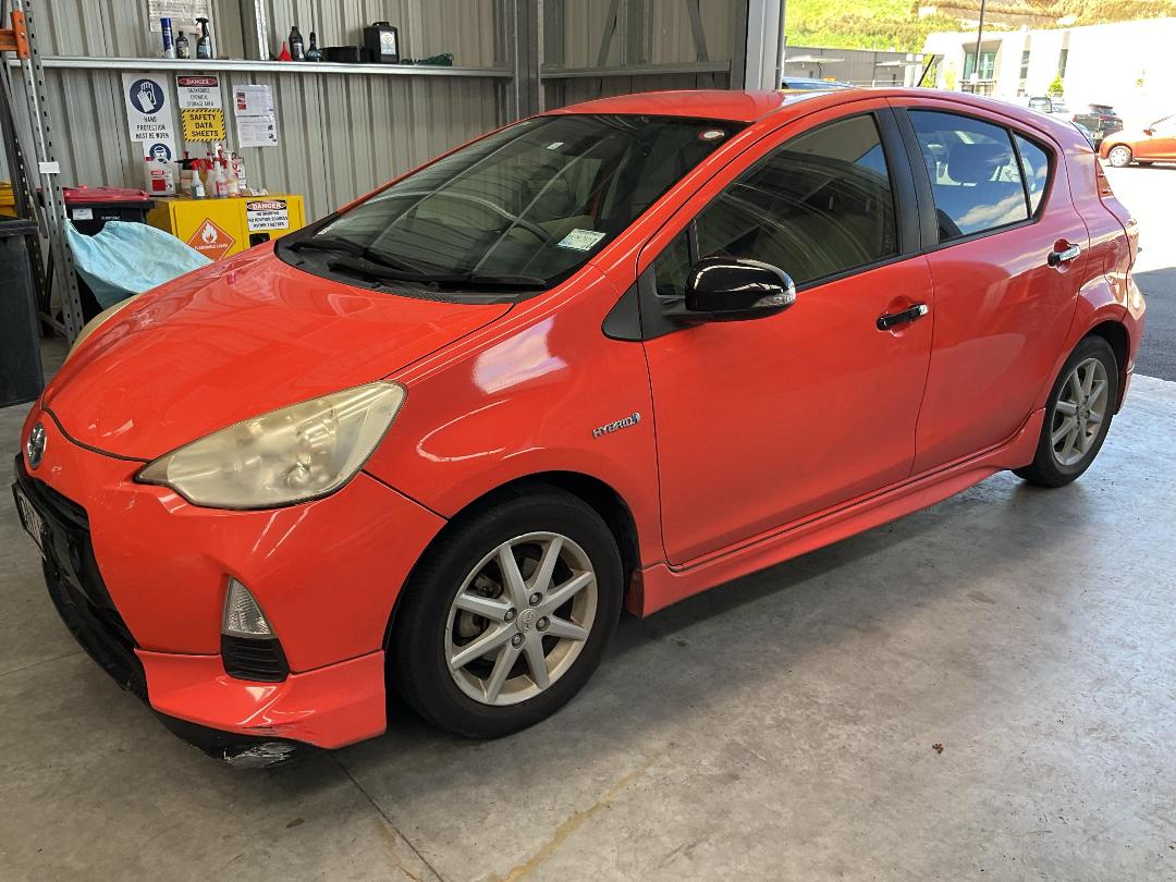 Photo '3' of Toyota Aqua Hybrid Photo '3' of Toyota Aqua Hybrid