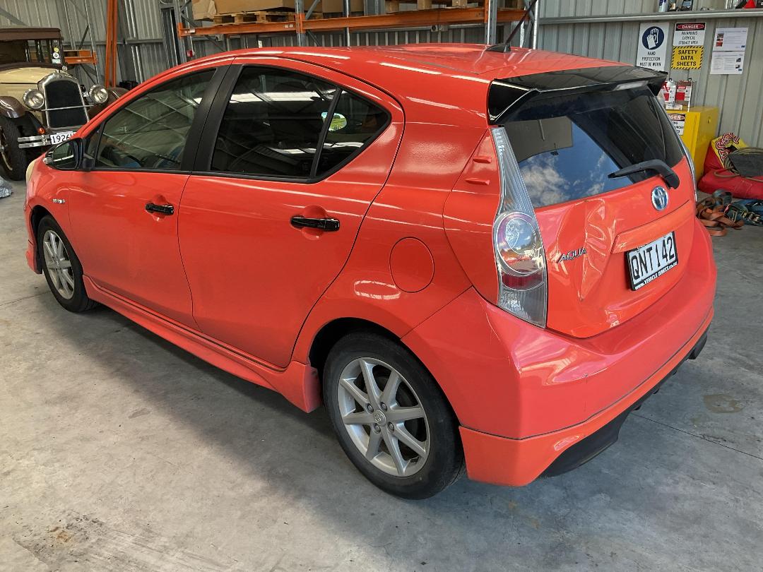 Photo '4' of Toyota Aqua Hybrid Photo '4' of Toyota Aqua Hybrid