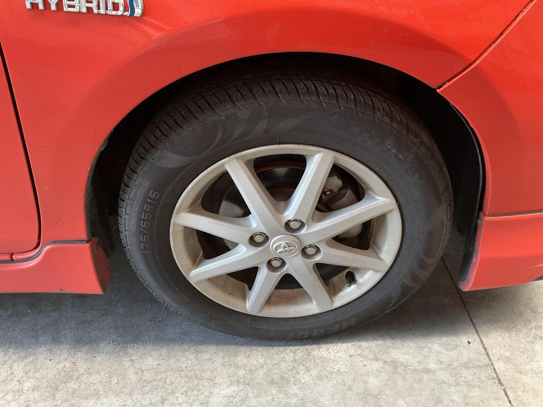 Photo '10' of Toyota Aqua Hybrid Photo '10' of Toyota Aqua Hybrid