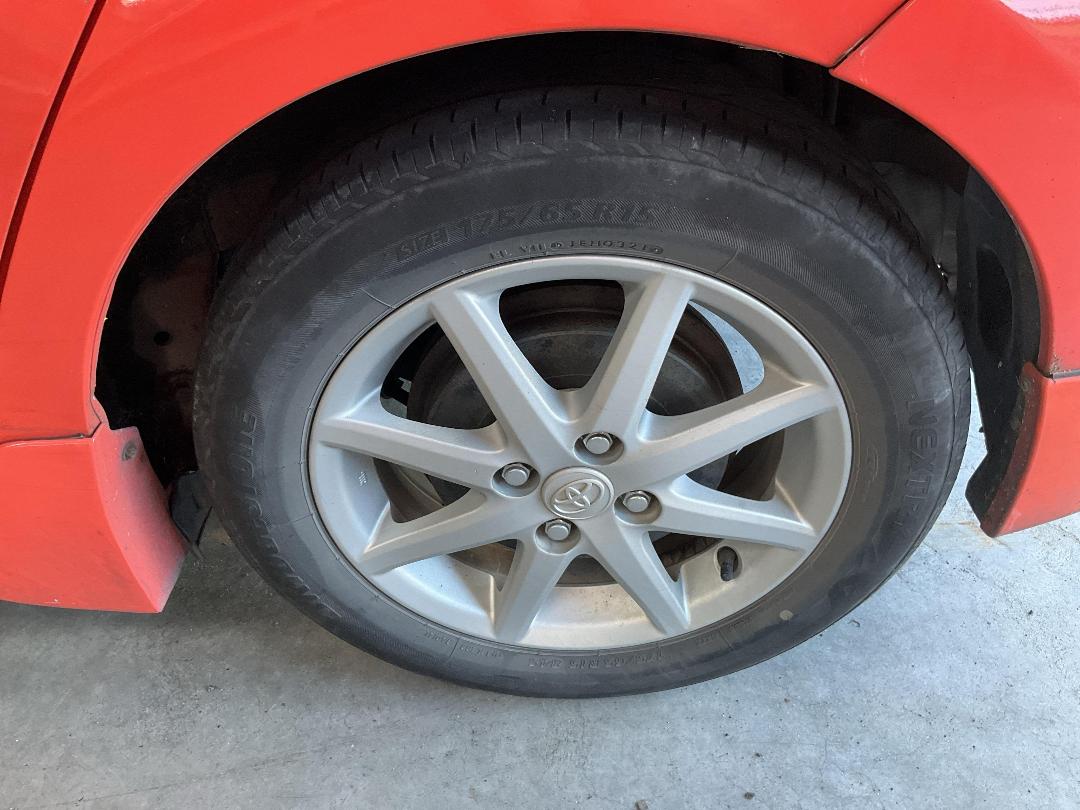 Photo '12' of Toyota Aqua Hybrid Photo '12' of Toyota Aqua Hybrid