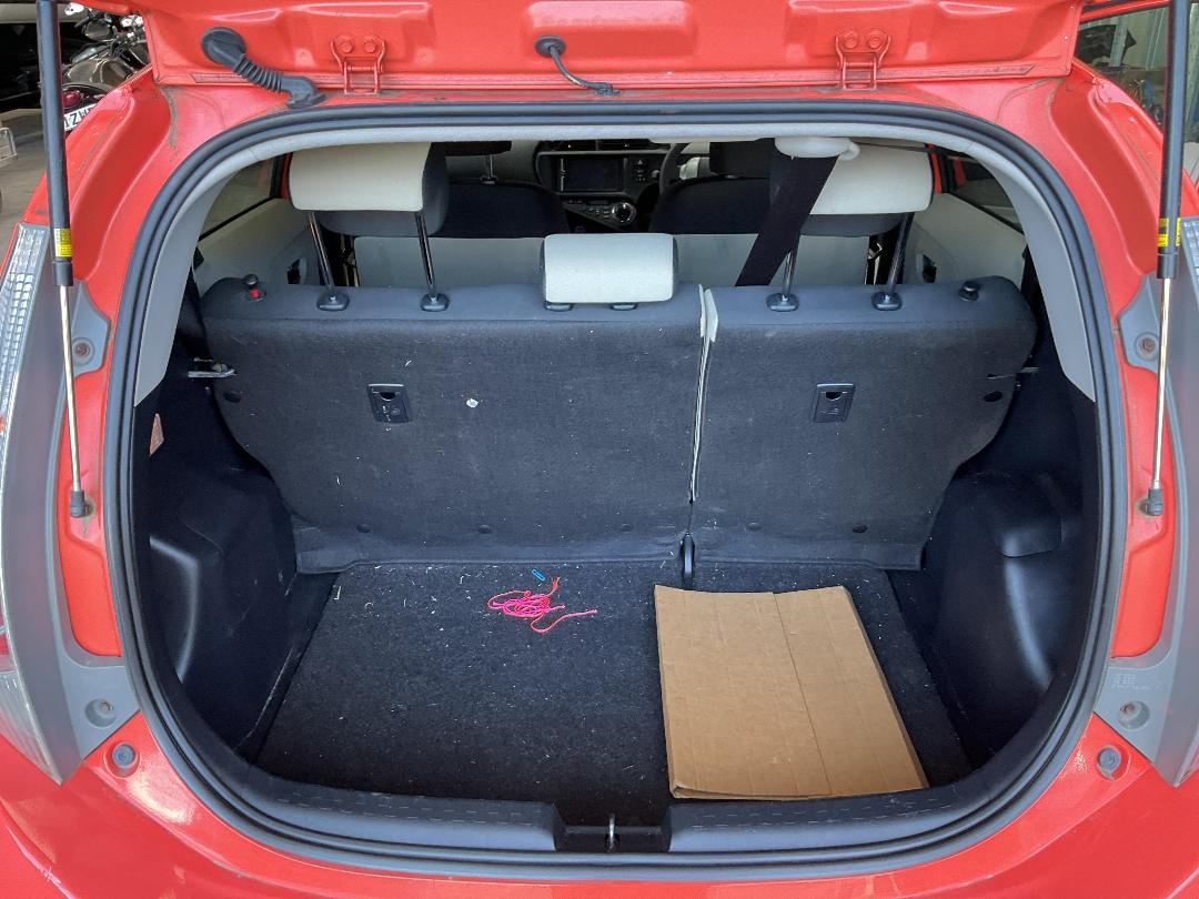 Photo '20' of Toyota Aqua Hybrid Photo '20' of Toyota Aqua Hybrid