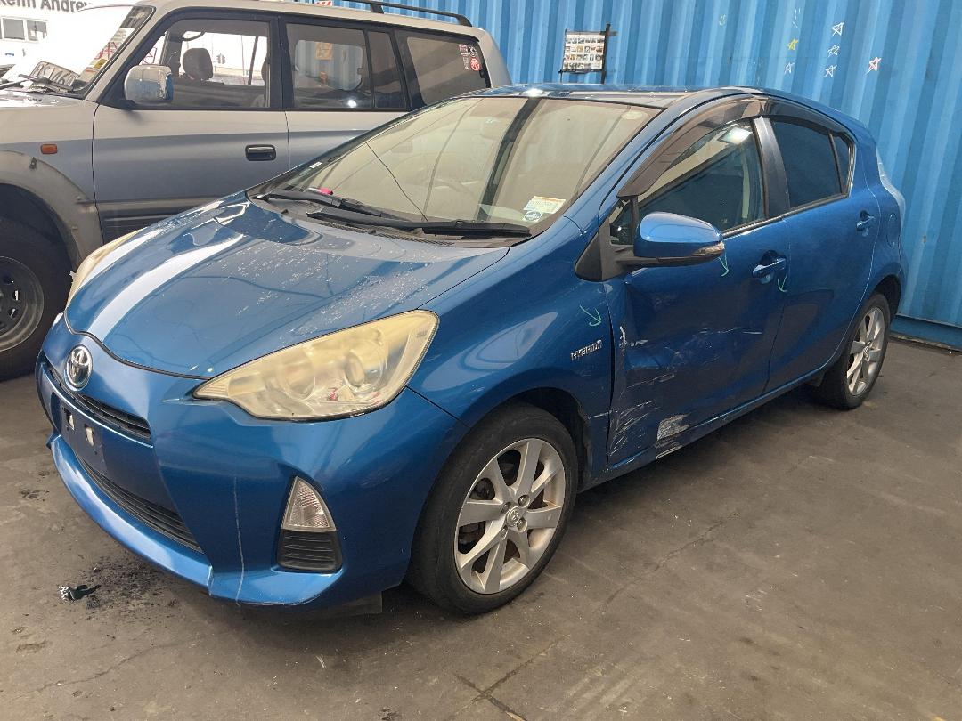 Photo '2' of Toyota Aqua Photo '2' of Toyota Aqua