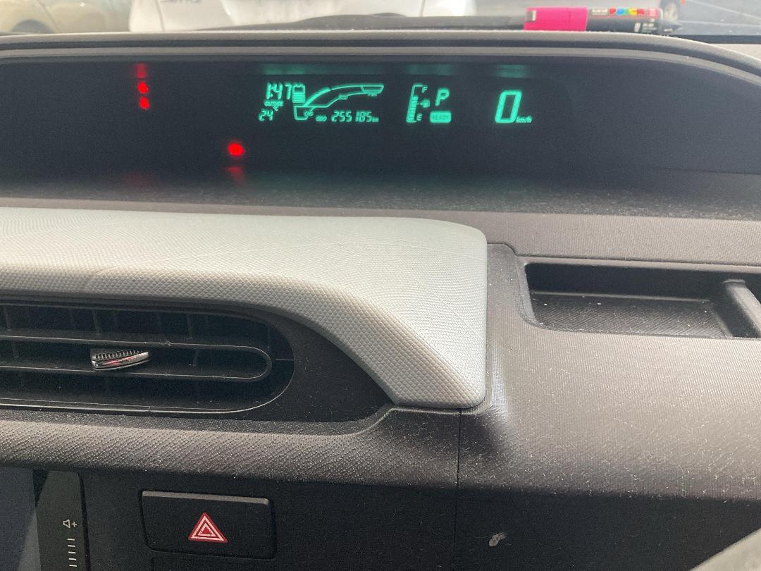 Photo '17' of Toyota Aqua Photo '17' of Toyota Aqua