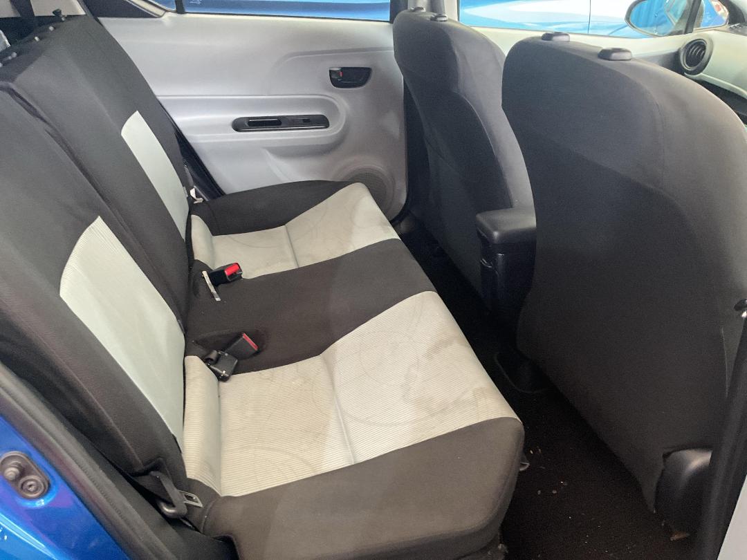 Photo '19' of Toyota Aqua Photo '19' of Toyota Aqua