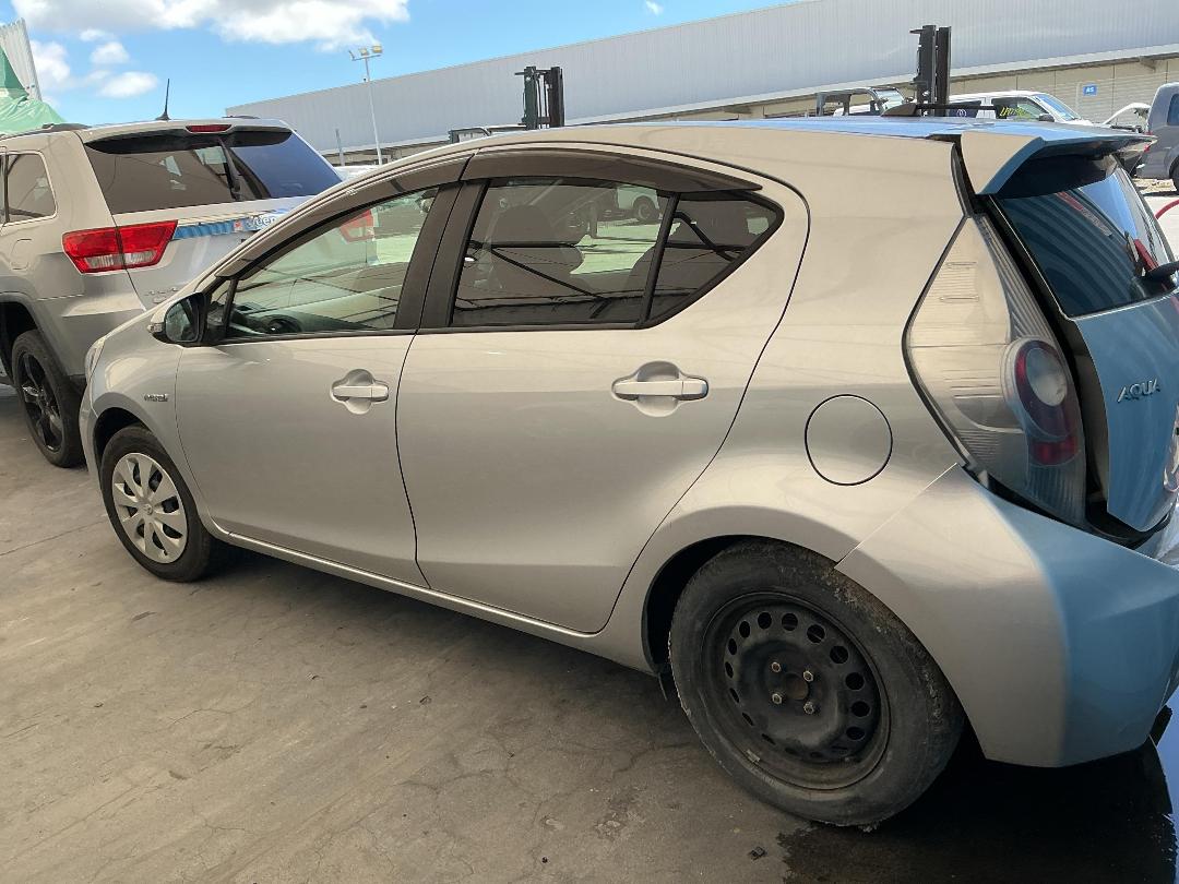 Photo '3' of Toyota Aqua Hybrid Photo '3' of Toyota Aqua Hybrid