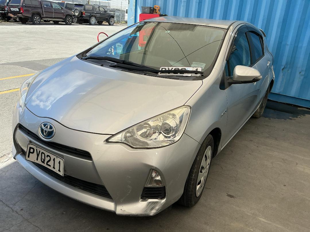 Photo '2' of Toyota Aqua Hybrid Photo '2' of Toyota Aqua Hybrid